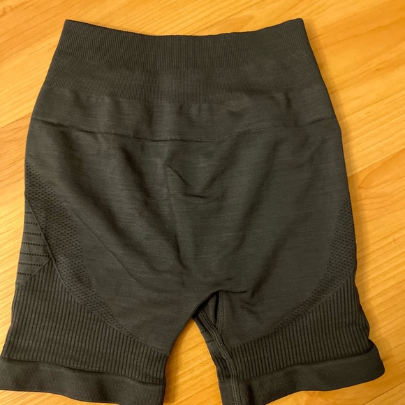 Alphalete Shorts - Picture 2 of 2